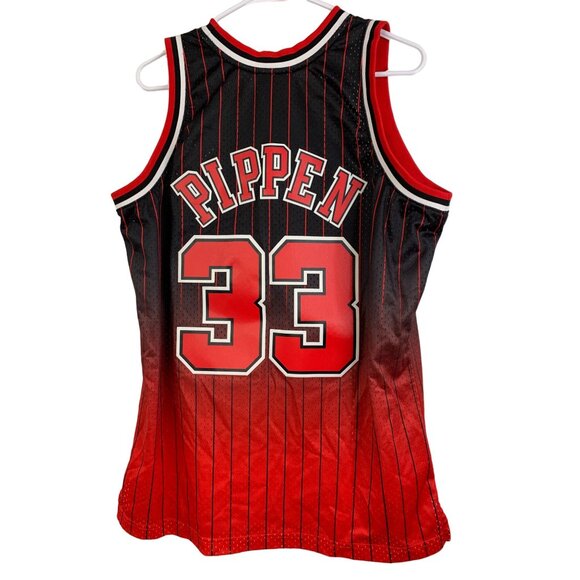 Mitchell & Ness 1995-96 Scottie Pippen Bulls Throwback Jersey Large New - Picture 6 of 8